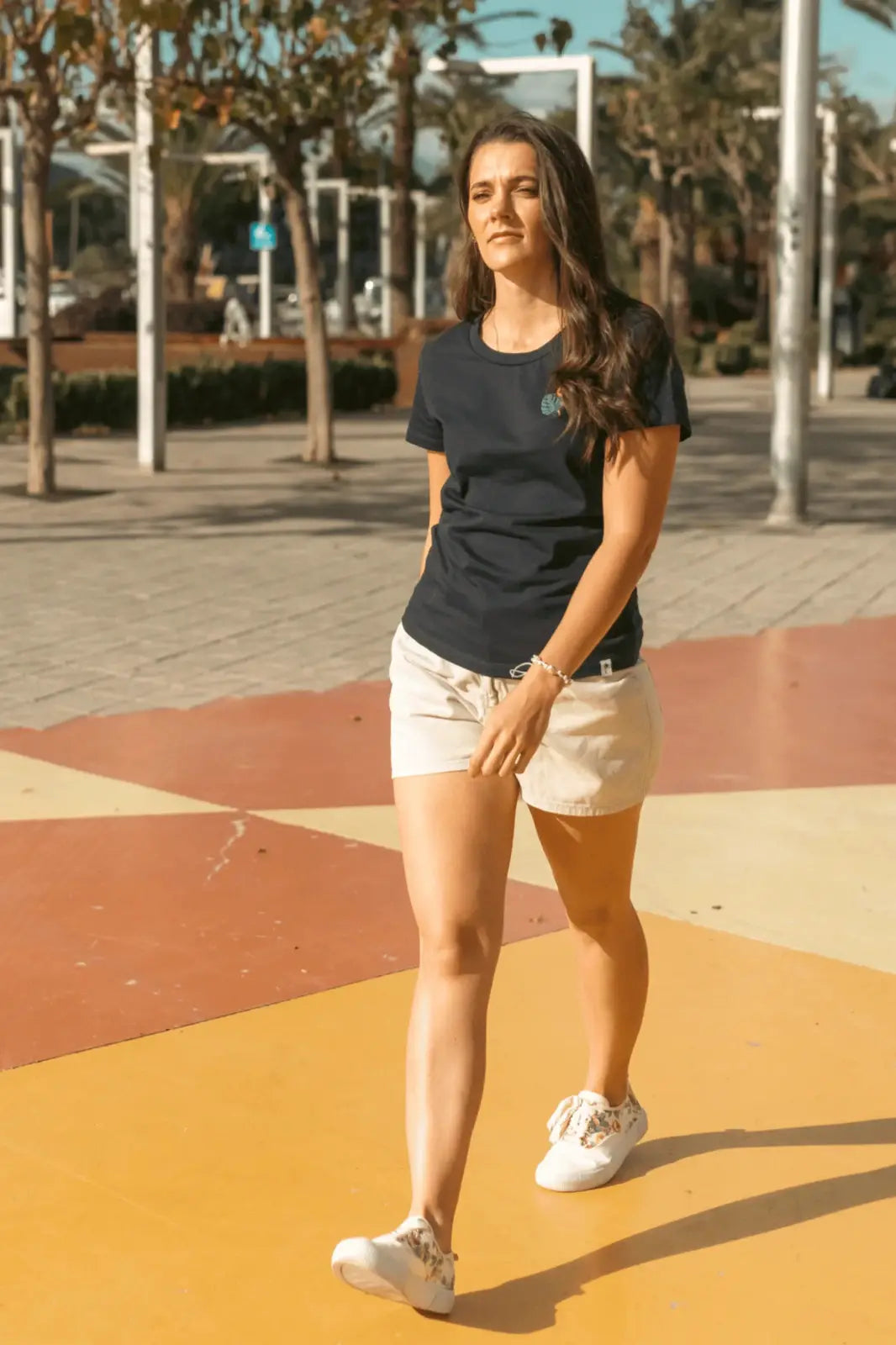 Happy Bay Stand Tall Medieval Blue T-shirt for Women - Fitted design, perfect for a bold look. Order now and stand out!
