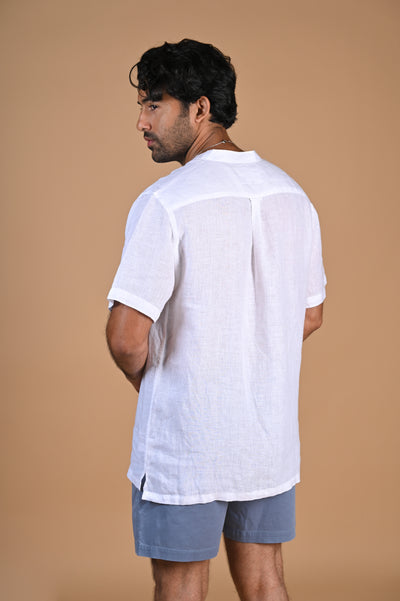 Happy Bay Wear Right Shirt Elegant white shirt with a mandarin collar. Get it now!