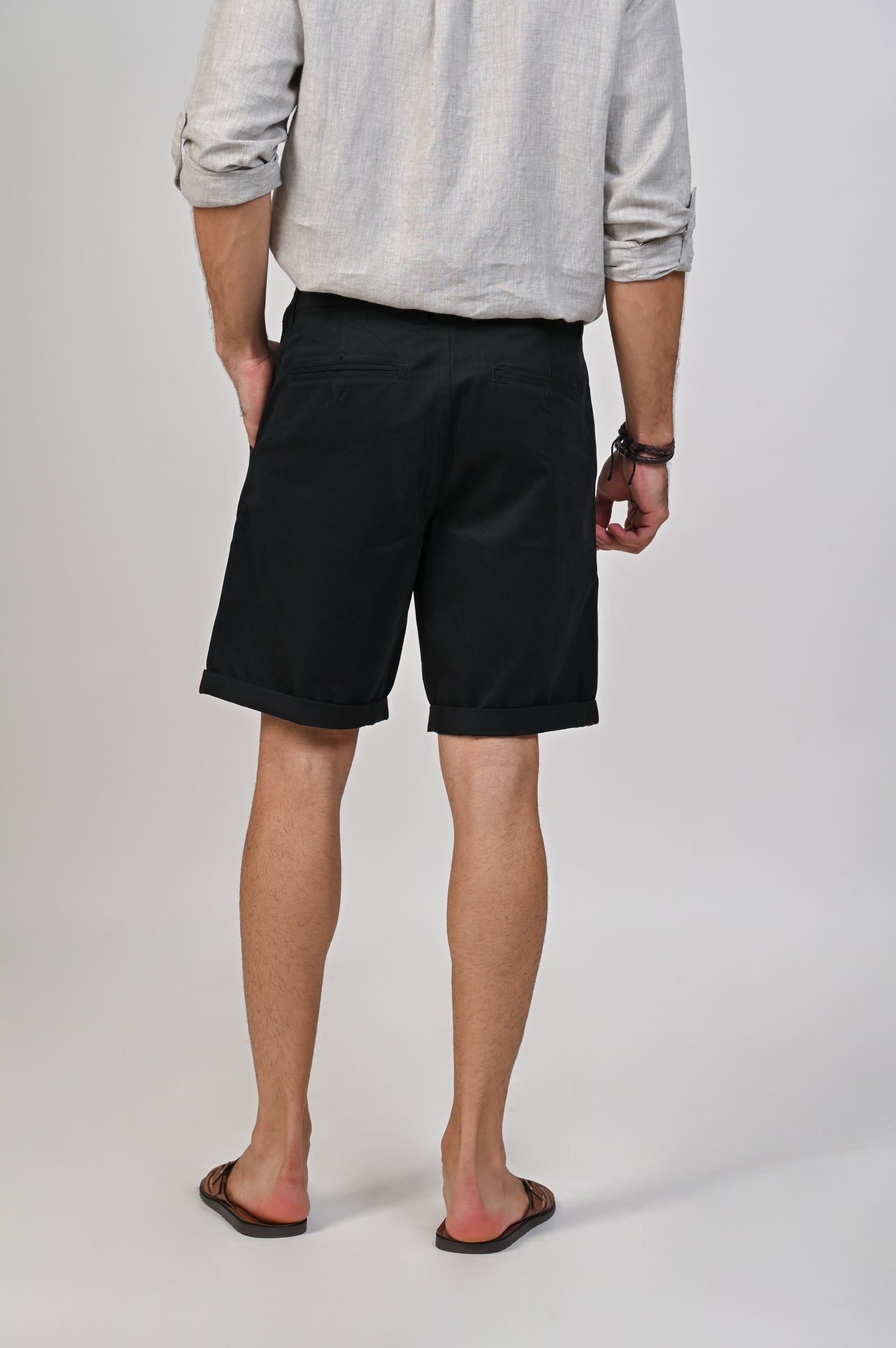 Happy Bay Flex Shorts Relax in comfort and style with black beauty Bermuda shorts. Order now!
