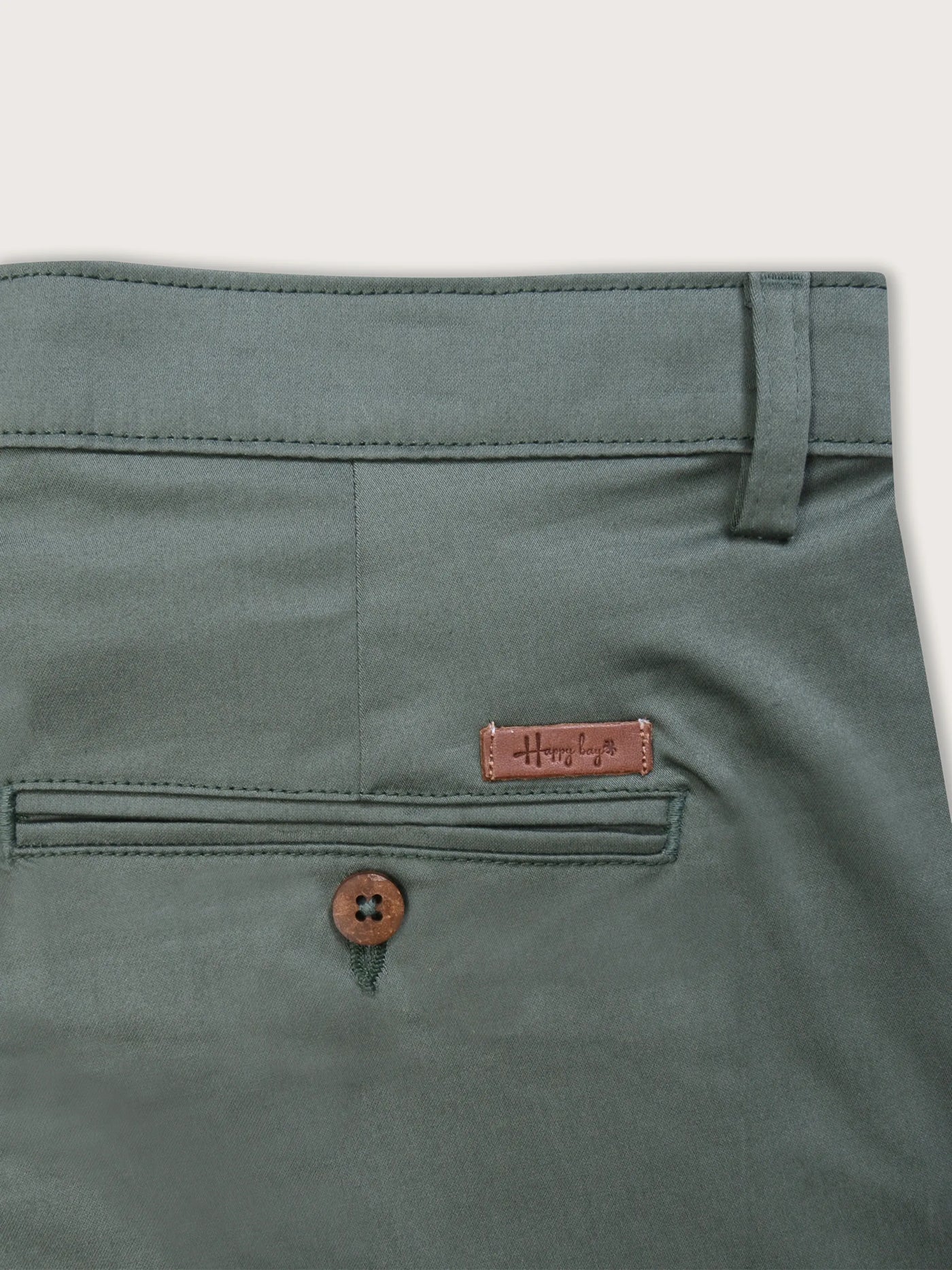 Forest Escape Basic Green Bermuda shorts