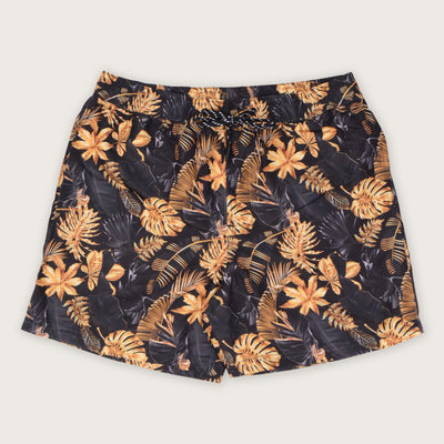 En tus shorts de baño Element