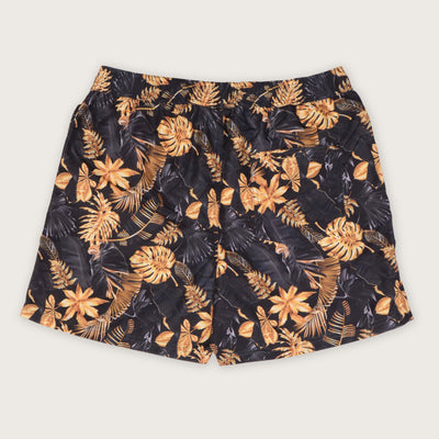 En tus shorts de baño Element