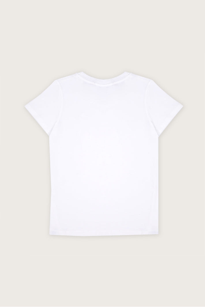 Summer-ready white T-shirt — women’s casualwear at Happy Bay. Shop Europe-wide!