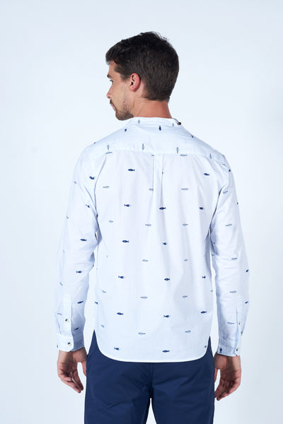 A must-have for beach lovers, this breathable cotton shirt is perfect for summer - Buy today!